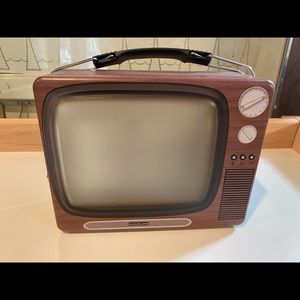 Fun Retro TV Metal Lunchbox NWT